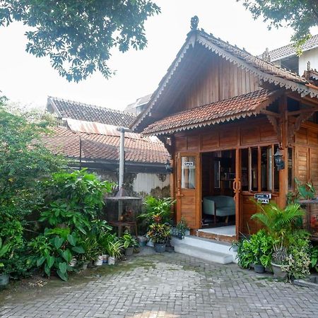 Reddoorz Syariah Near Plengkung Gading 2 Hotel Jogjacarta Exterior foto