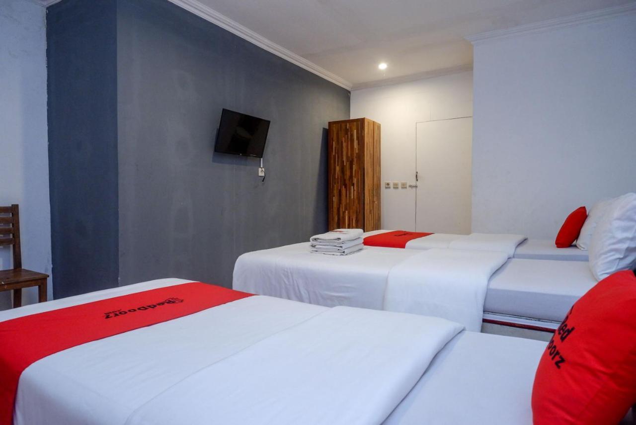 Reddoorz Syariah Near Plengkung Gading 2 Hotel Jogjacarta Exterior foto