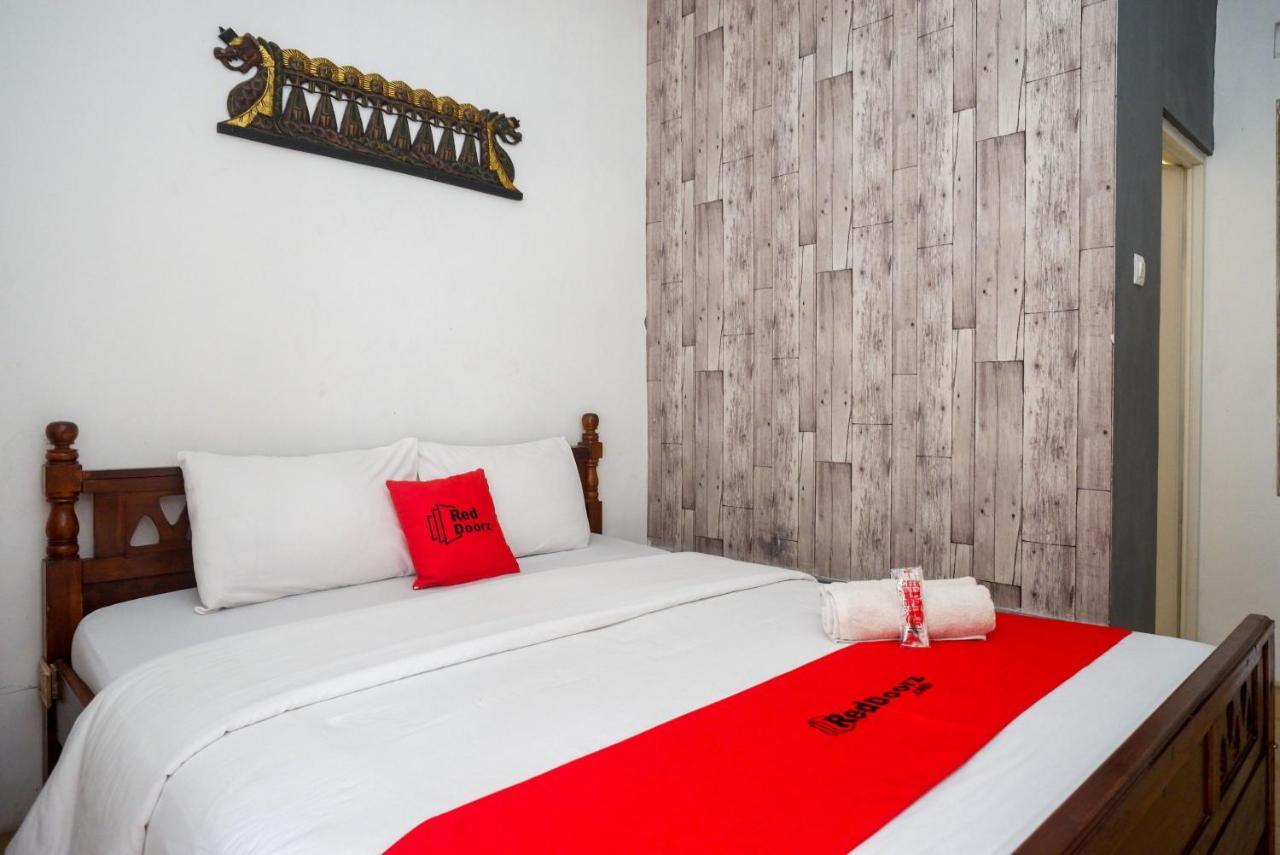 Reddoorz Syariah Near Plengkung Gading 2 Hotel Jogjacarta Exterior foto