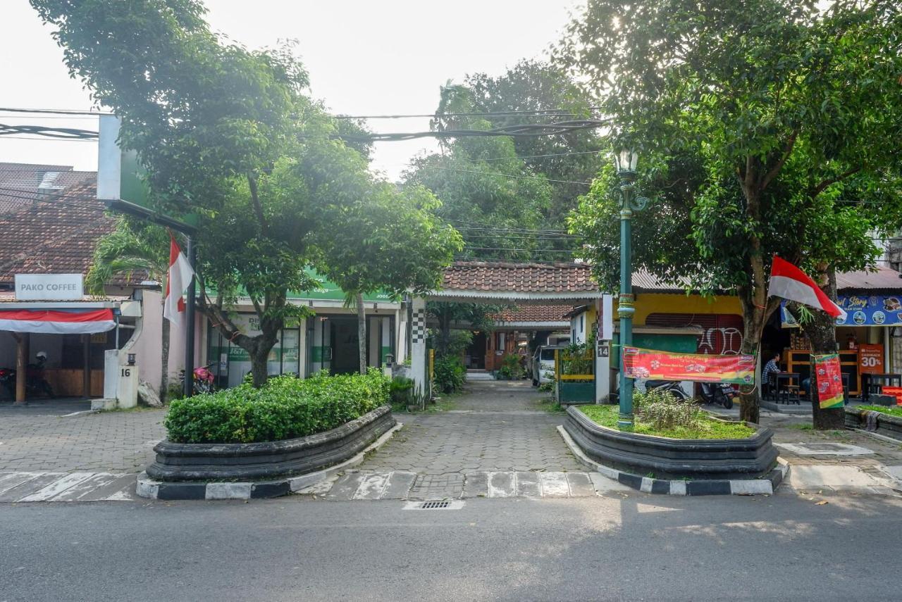 Reddoorz Syariah Near Plengkung Gading 2 Hotel Jogjacarta Exterior foto