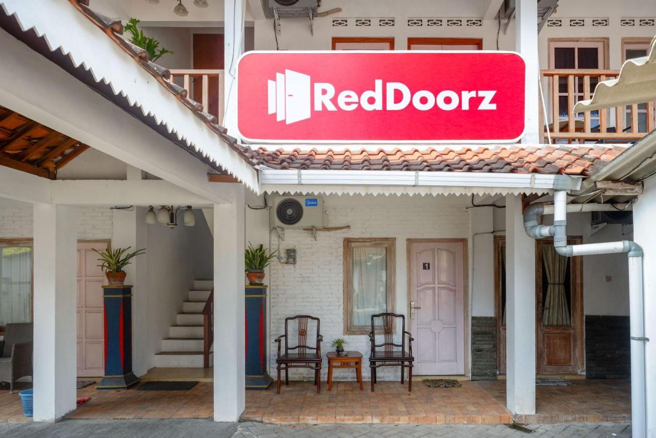 Reddoorz Syariah Near Plengkung Gading 2 Hotel Jogjacarta Exterior foto