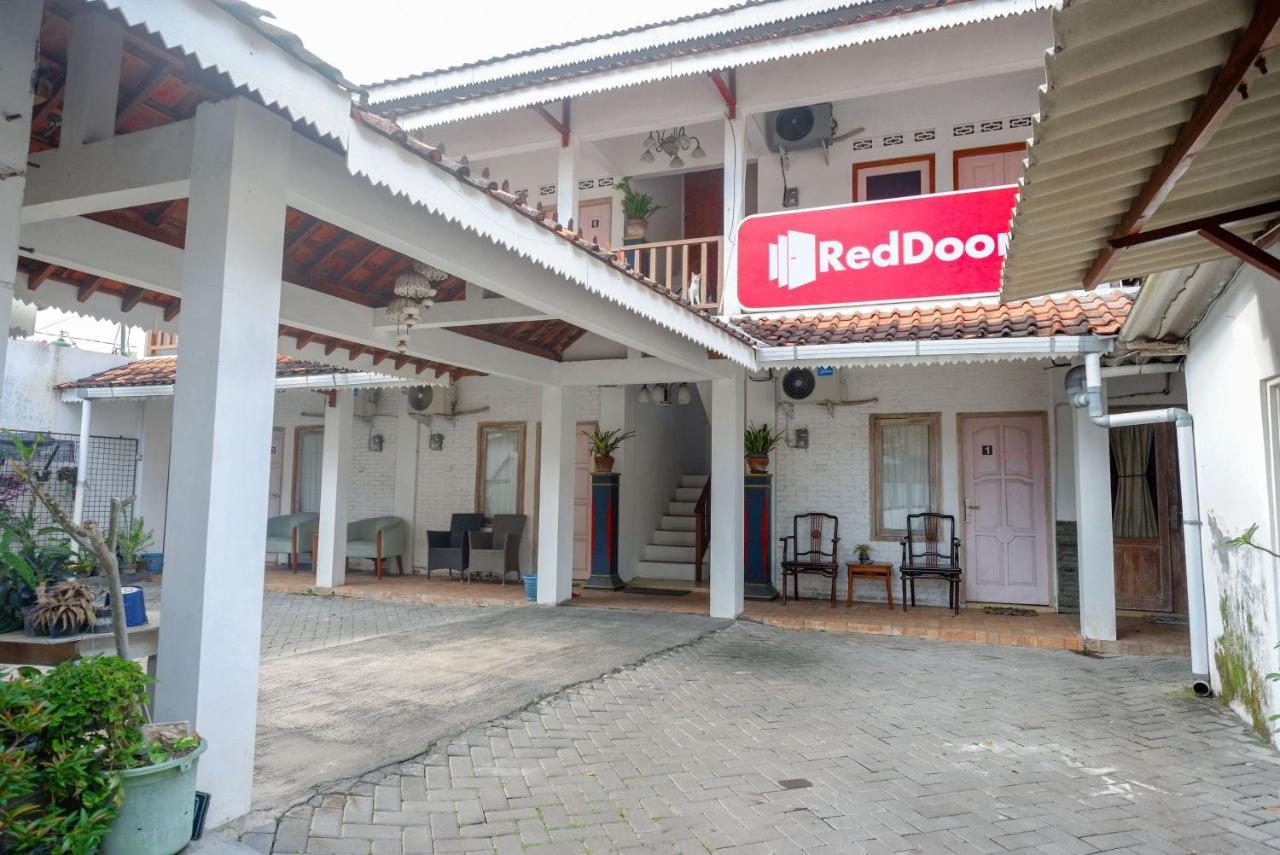 Reddoorz Syariah Near Plengkung Gading 2 Hotel Jogjacarta Exterior foto